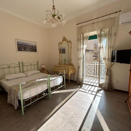 Casa Giulia Bed & Breakfast Наполи Екстериор снимка