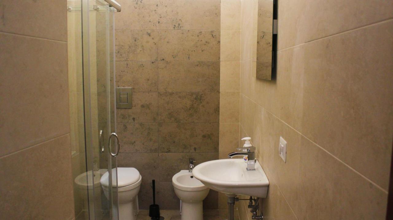 Casa Giulia Bed & Breakfast Наполи Екстериор снимка