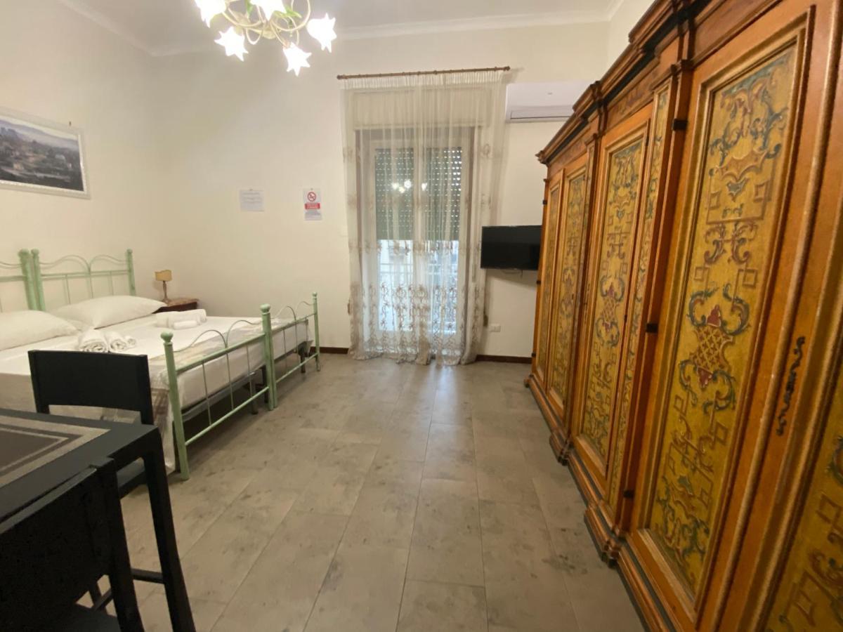 Casa Giulia Bed & Breakfast Наполи Екстериор снимка