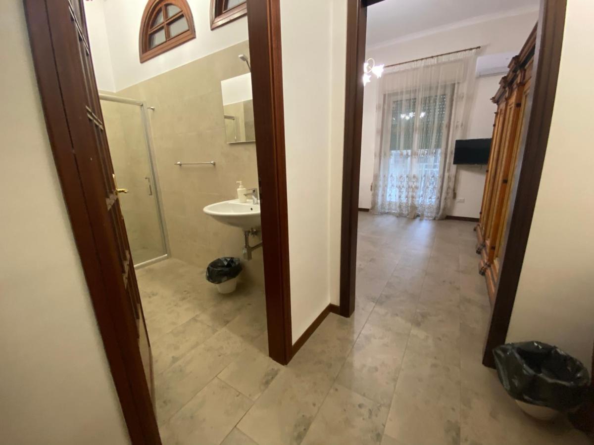Casa Giulia Bed & Breakfast Наполи Екстериор снимка