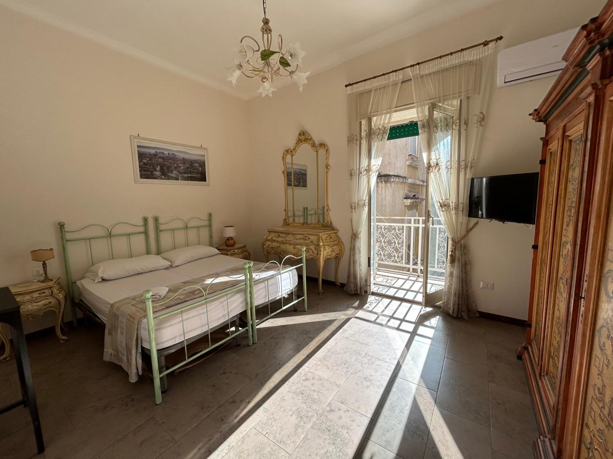 Casa Giulia Bed & Breakfast Наполи Екстериор снимка